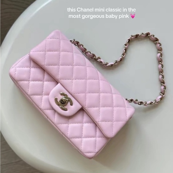 CHANEL π€ 24S Light Pink Lambskin Mini Classic Flap Bag - Picture 2 of 16